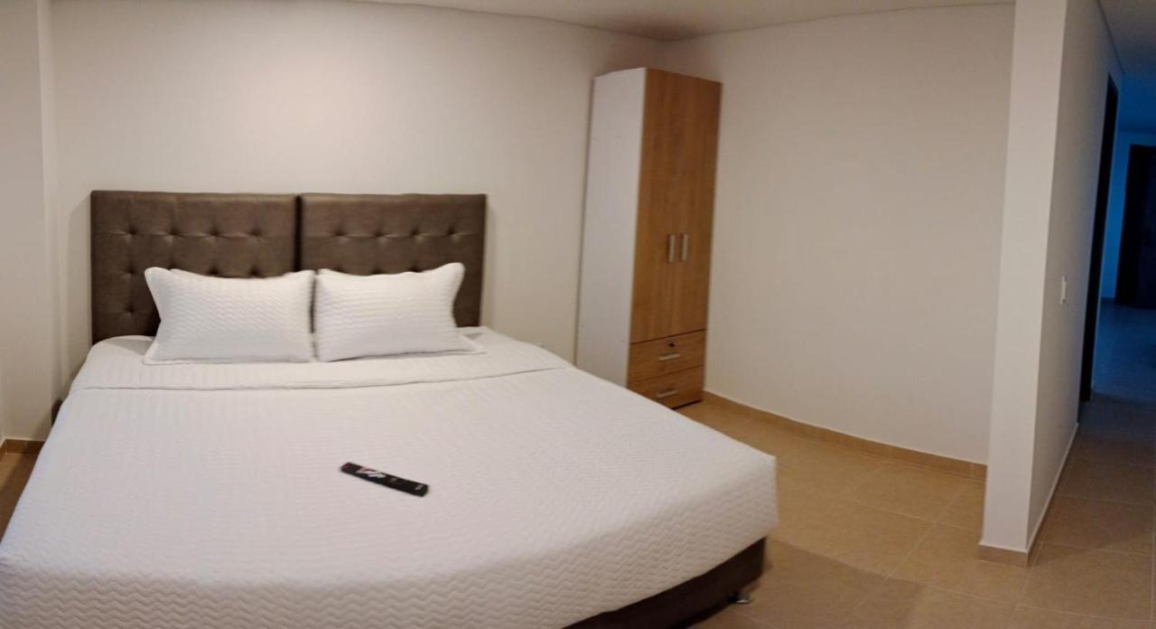 Aparta Plaza Premium 公寓式飯店 *